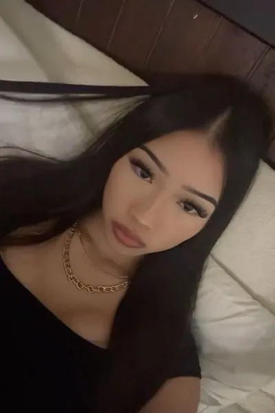 Flipped Chat AI – kalbėkite su Vivian Díaz Hernandez