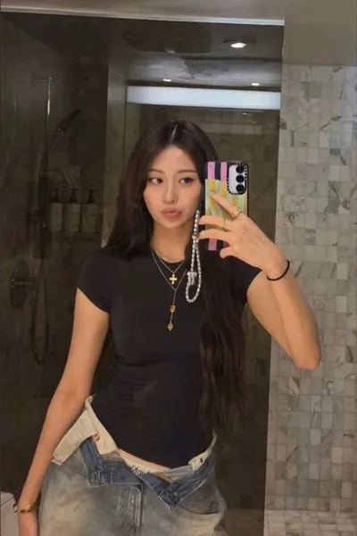 Çevrilmiş Sohbet Yapay Zekası – Yunjinile sohbet edin