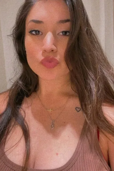 Flipped Chat AI – Чат с Марисел Корбин