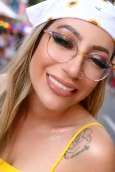 Flipped Chat AI – Чат с Мейре Лима