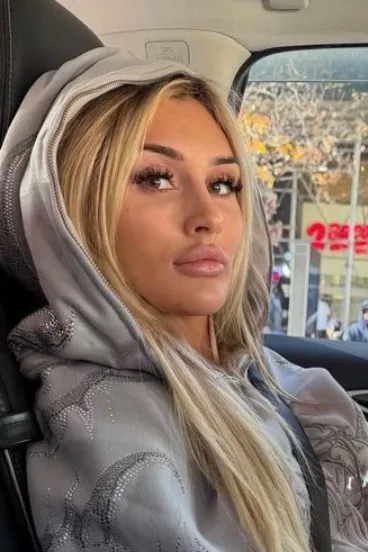 الذكاء الاصطناعي للدردشة المعكوسة – الدردشة مع تيفاني