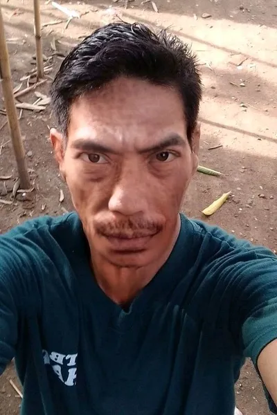 Flipped Chat AI – Sembang dengan Rendra Mahesa