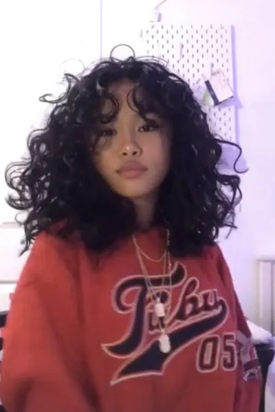 Flipped Chat AI – Bate-papo com Adiah Vang