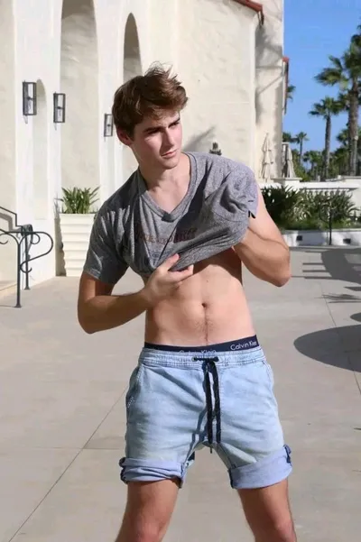 Flipped Chat AI – 타일러 브룩스와 채팅