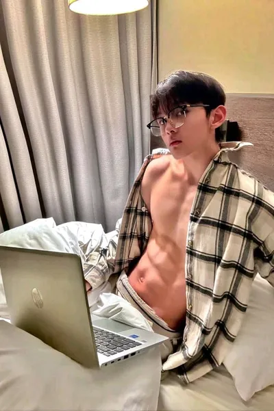 Flipped chat ai - makipag -chat sa Yun Lee