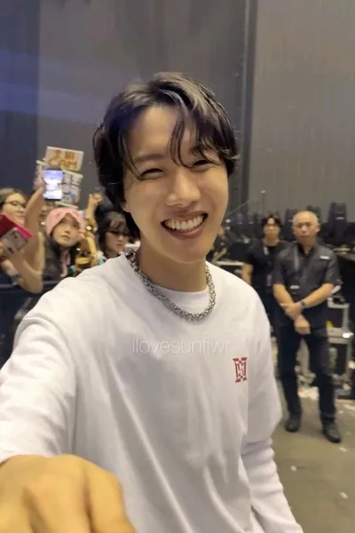 Flipped Chat AI – Csevegés Jung Hoseok (J Hope/Hobi)