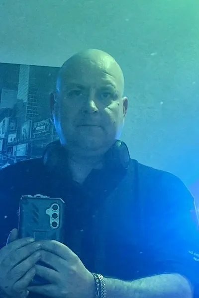 Flipped chat ai - makipag -chat sa Deano bravo