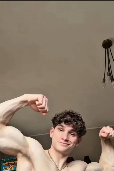 Flipped Chat AI – Chat cu Tommy