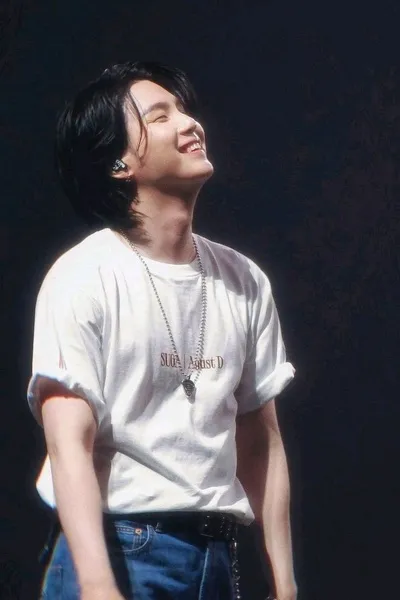 Flipped Chat AI – Discuter avec Min Yoongi (Suga / AgustD)