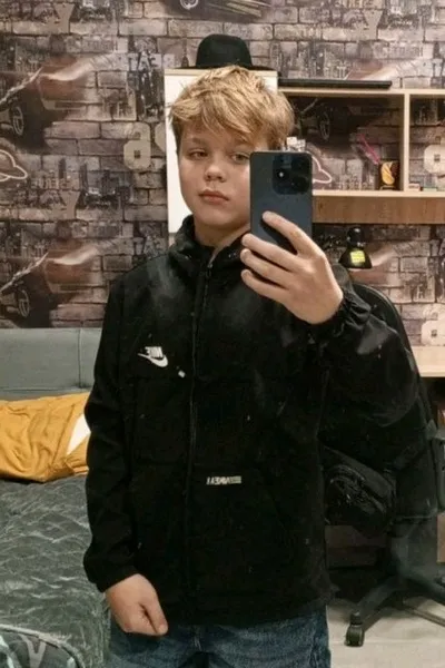 Flipped Chat AI – Чат с Дима