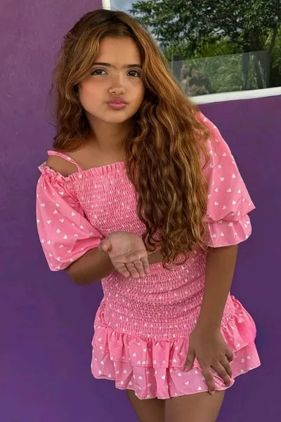 फ़्लिप्ड चैट AI – एलोआ सब्रीना टेरा के साथ चैट करें