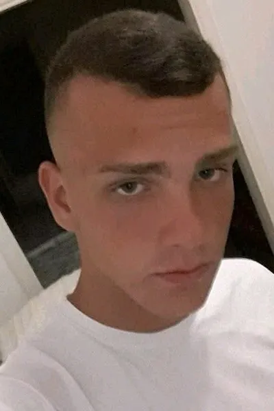 Flipped Chat AI – Chatta con Andrea Bottiglieri, la mia vita 💕