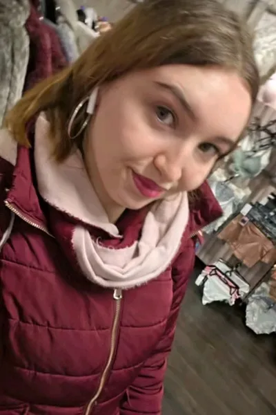 Flipped Chat AI – Discuter avec Anastasia Kraver, 19 ans