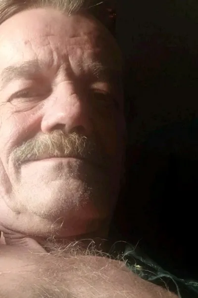 Flipped Chat AI – razgovarajte s Calder Vines