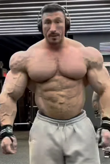 फ़्लिप्ड चैट AI – चार्ल्स के साथ चैट करें