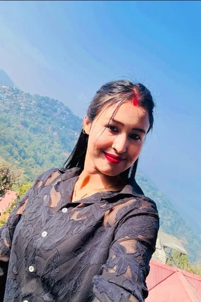 Flipped Chat AI – razgovarajte s Uma adhikari