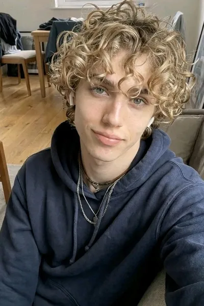 Çevrilmiş Sohbet Yapay Zekası – Gabrielile sohbet edin