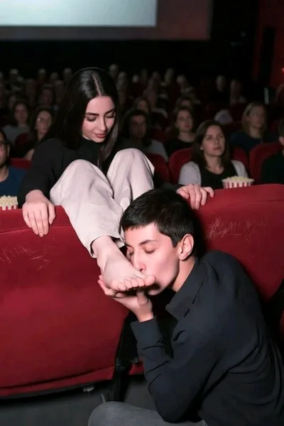 الذكاء الاصطناعي للدردشة المعكوسة – الدردشة مع فتاة وقحة ومسيطرة