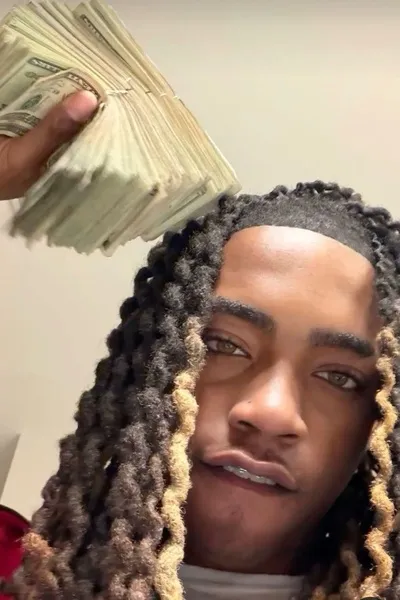 Flipped Chat AI – Discuter avec Kai Vaughn