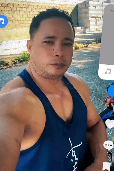 Flipped Chat AI – 與 Raúl Mencía 聊天