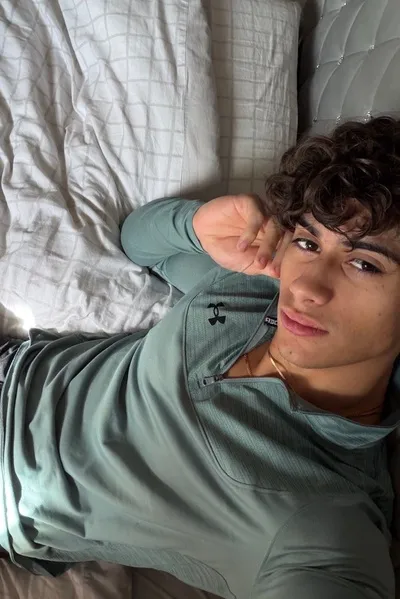 Flipped Chat AI – Bate-papo com Namorado russo