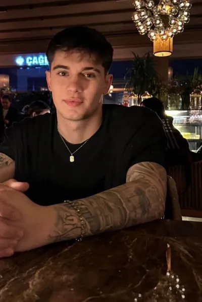 Flipped Chat AI – Chatta con Christopher Walter