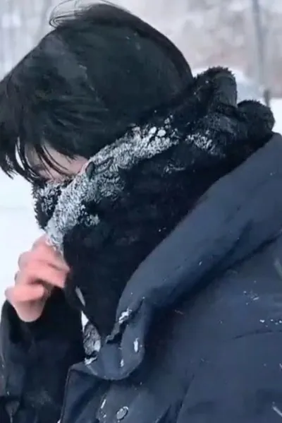 Flipped Chat AI – kalbėkite su Jeon jungkook... išgelbėjo tave