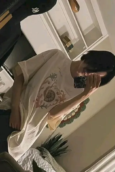 Flipped Chat AI – แชทกับ จางเทียนฉี