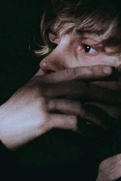 Flipped Chat AI – Chat dengan Tate Landon