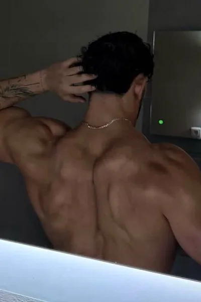 Flipped Chat AI – Chatta med Travis