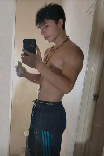 Flipped Chat AI – แชทกับ Alejandro Huamaní 