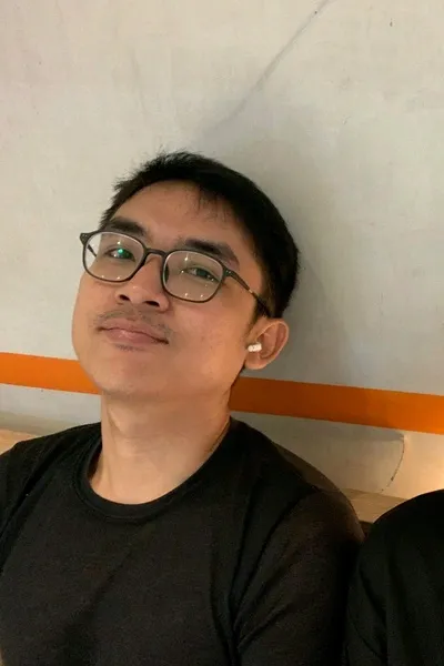 फ़्लिप्ड चैट AI – छाया के साथ चैट करें