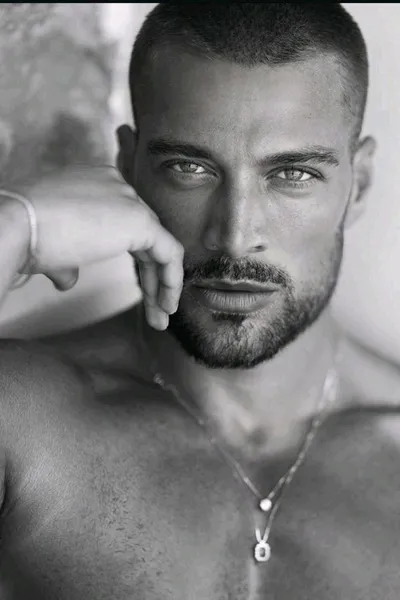 Flipped Chat AI – Чат с Дункан Форд