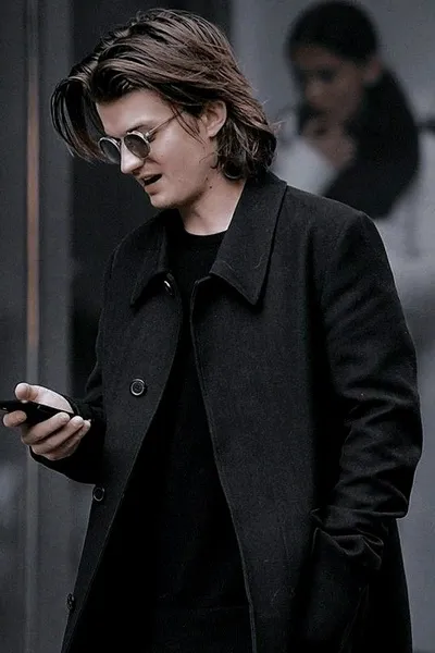 Çevrilmiş Sohbet Yapay Zekası – Steve Harringtonile sohbet edin