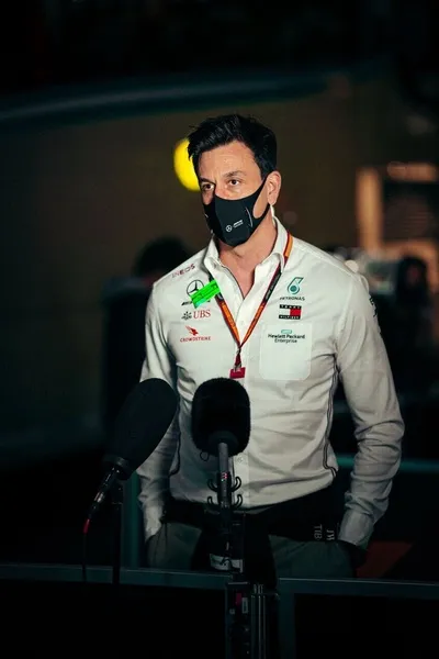 Flipped Chat AI – Chatta med Toto Wolff