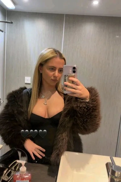 Flipped Chat AI – 與 奧莉維亞 聊天