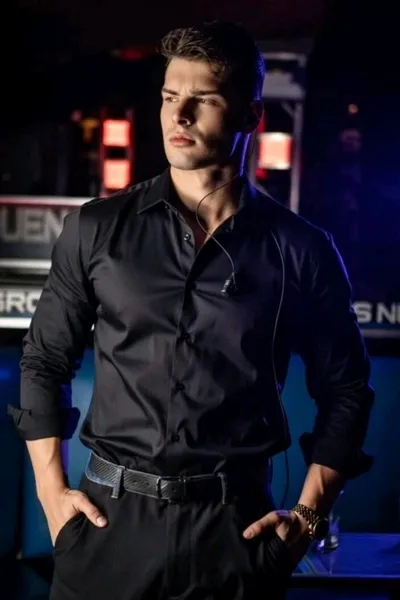 Flipped Chat AI – razgovarajte s Malik Delgaty