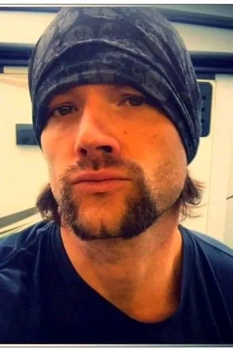 Flipped Chat AI – kalbėkite su Jaredas Padaleckis Todas