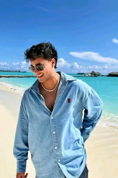 Flipped Chat AI – Bate-papo com Abhishek sharma