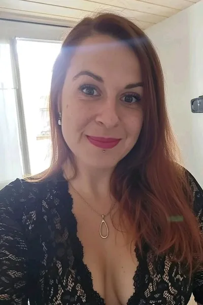 الذكاء الاصطناعي للدردشة المعكوسة – الدردشة مع إميلي