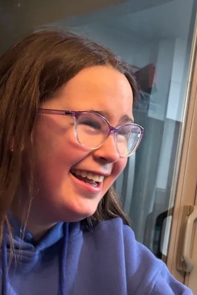 Flipped Chat AI – kalbėkite su Čarlzas