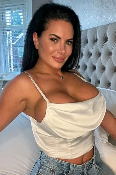 Flipped Chat AI – Chatten mit Amelia Valois