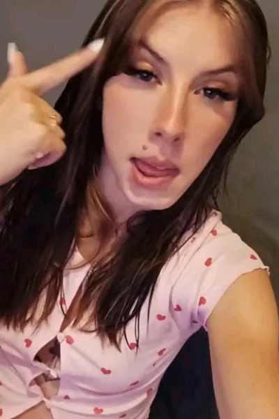 FlippedチャットAI – アンジェリーナとチャット