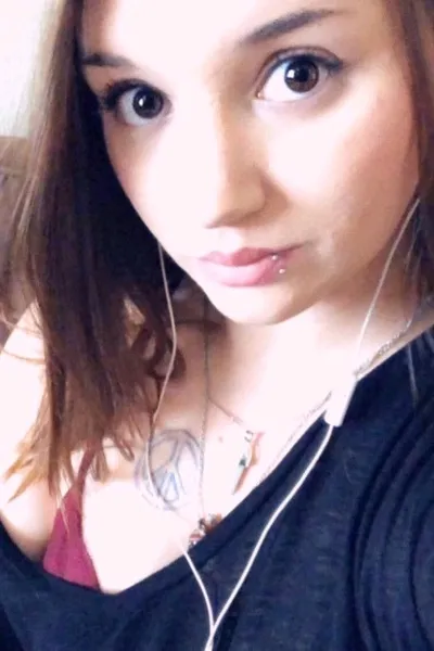 Flipped Chat AI – Chat dengan Kelci Tretheway