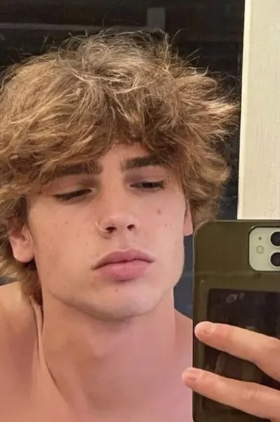 Flipped Chat AI – kalbėkite su Deividas