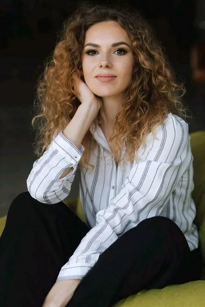 Αναστροφή συνομιλίας AI – Συζήτηση με Cleo Feldheim