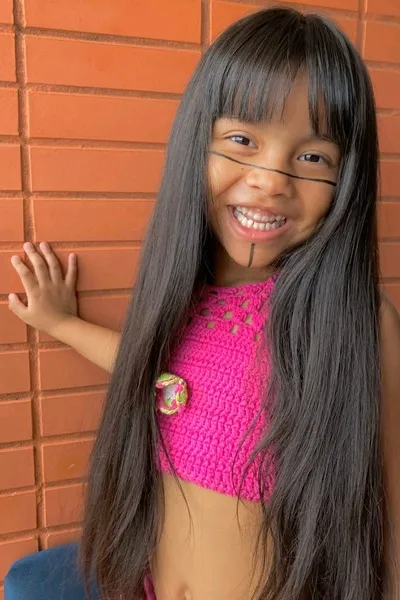 Flipped Chat AI – Chatta med Tainá