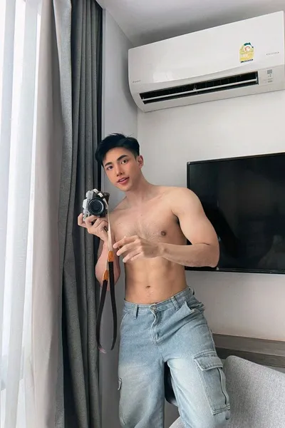 Flipped Chat AI – Chat s Aiko Gueh