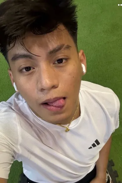 Flipped Chat AI – razgovarajte s Darin Kells