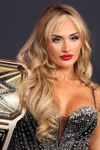 Flipped Chat AI – Chat s Tiffany Stratton